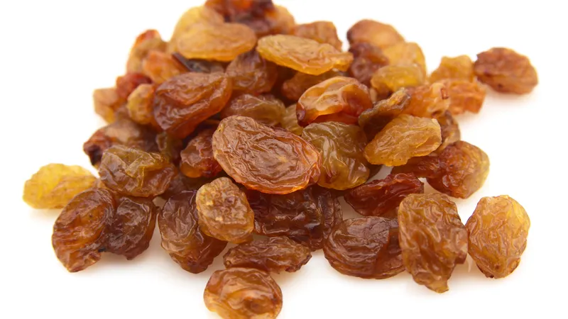 Kuru Üzüm ve Kurutulmuş Gıdalar: Sadece Atıştırmalık Değil, Sağlık Deposu